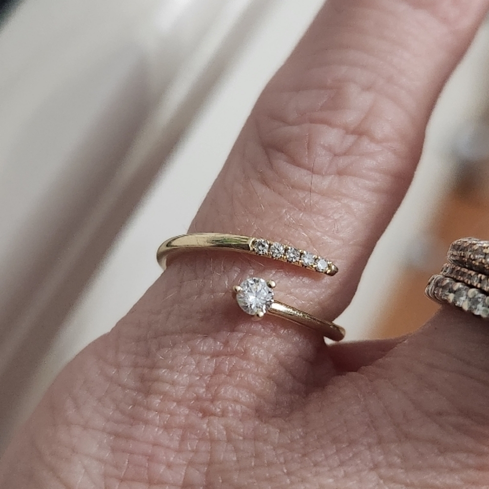 Gold Asymmetrical Solitaire Diamond Ring